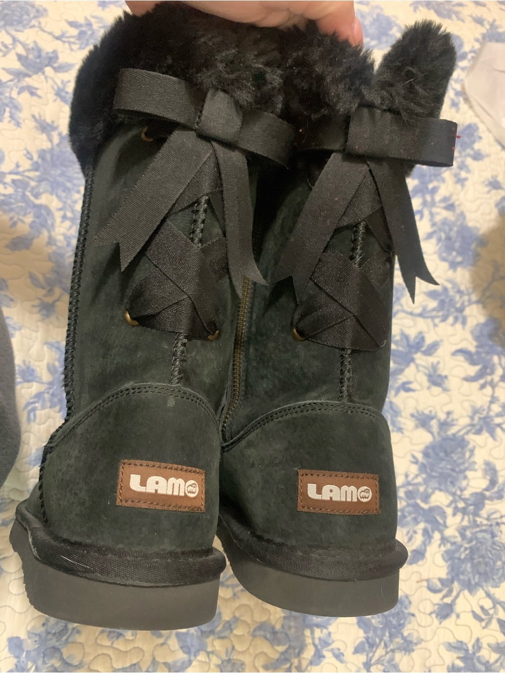 Lamo Women's Dark Green Suede Fur-Trim Bow Boots